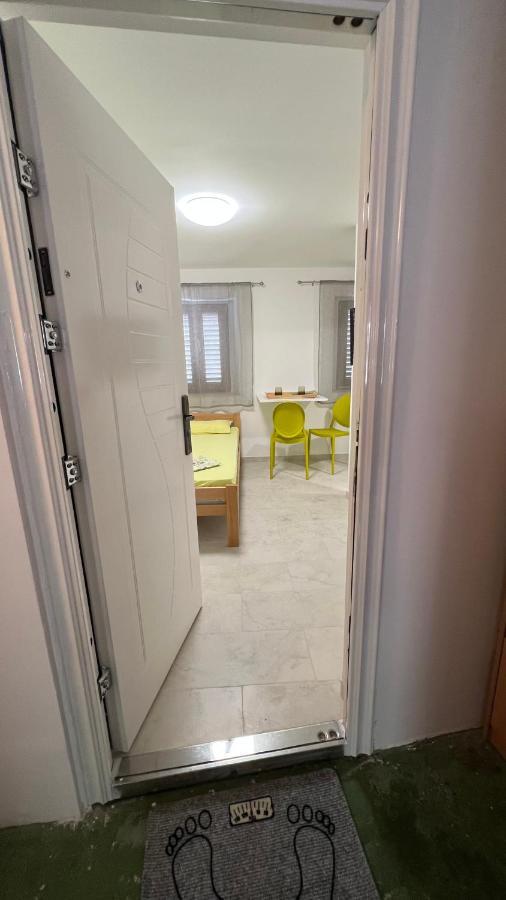 Guest house T&s *